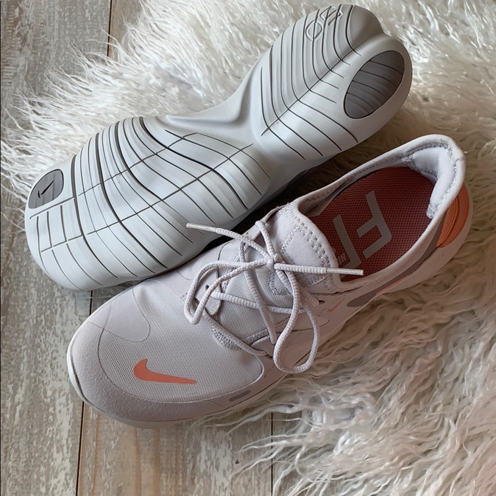NWT Nike free RN - Picture 7 of 7